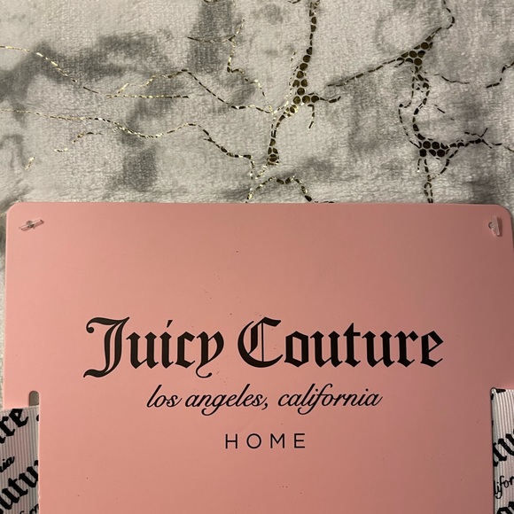 💖Juicy Couture White & Gold Marble Blanket - Picture 4 of 4